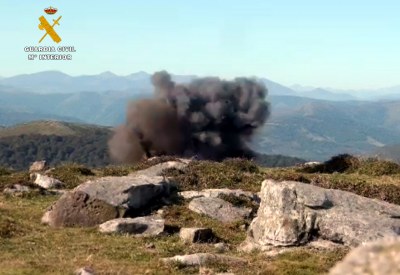 La Guardia Civil destruye una granada en un monte de San Felices