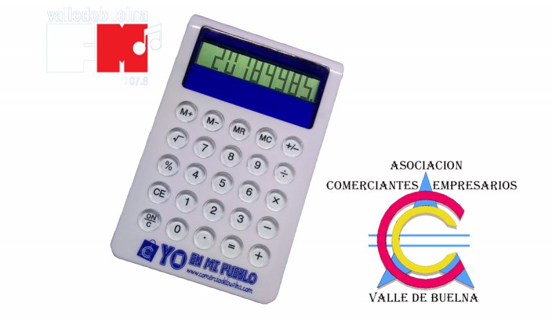 La calculadora es de buena calidad de 105 X 170 mm.