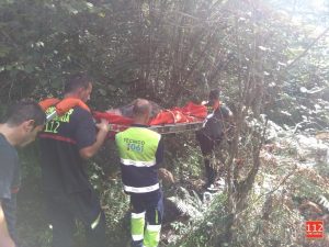 Bomberos de Emergencias Cantabria 112 rescatan a un senderista con posible fractura de tobillo en Los Llares