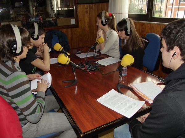 El IES Javier Orbe Cano en La Radio Con Clase nos habla sobre terrorismo.