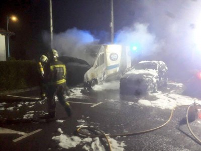 Extinguido el incendio de dos vehículos en San Felices
