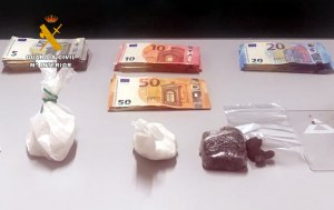 La Guardia Civil desarticula un punto de distribución de droga en un bar de Bárcena de Pie de Concha