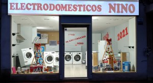 Tienda exposición de Electrodomésticos Nino en calle La Paz.