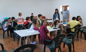Marta González y Agustín Pernía en las aulas de Barriopalacio