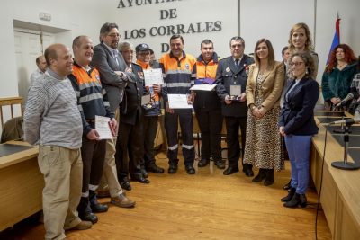 El alcalde de Los Corrales y la consejera de Presidencia rinden homenaje a los voluntarios de Protección Civil