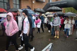 Los participantes retaron a la lluvia