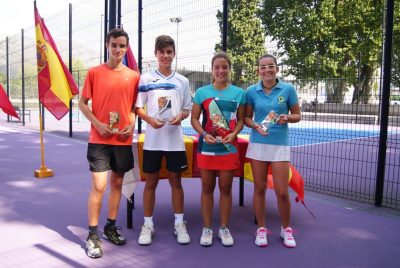 Barranquero y Martínez se anotan el Torneo de Menores de tenis