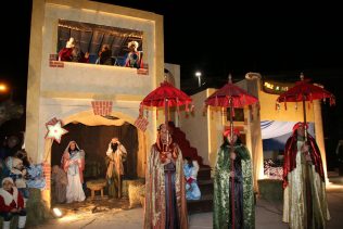 Pequeños y mayores disfrutaron de la mejor cabalgata de Reyes de la historia