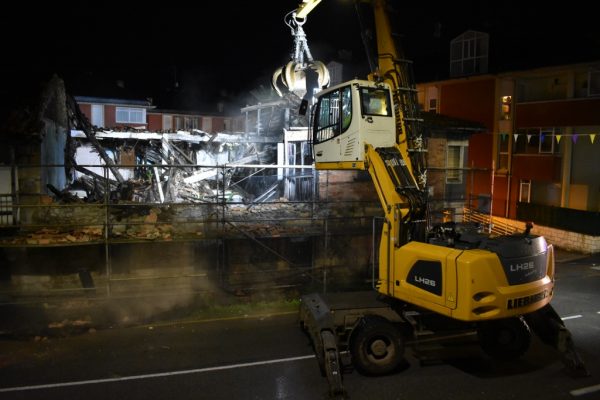 El Ayuntamiento de Los Corrales tuvo que derribar buena parte de las paredes que habían quedado en pie por el peligro que suponían
