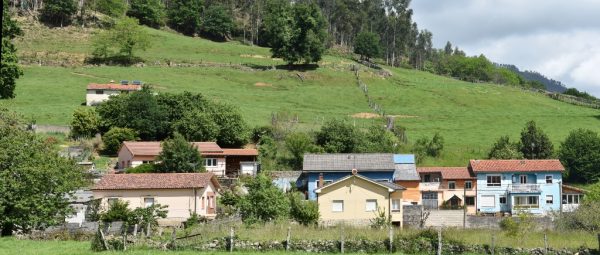 Los vecinos dicen que la tierra se sigue moviendo