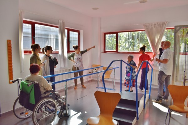 Una de las primeras actuaciones de la legislatura fue en la residencia