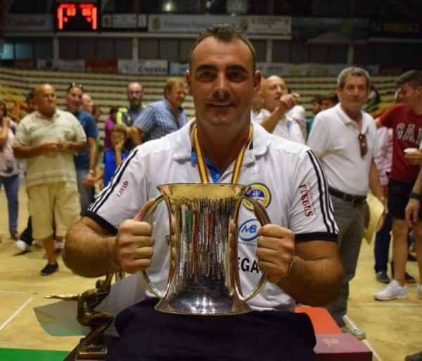  Lavid tras conquistar el nacional