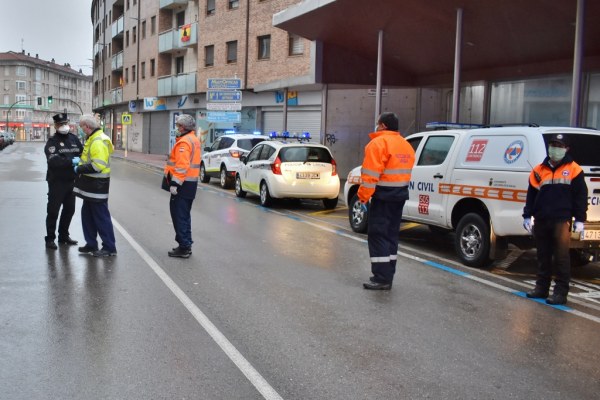 Las reparten ya Policía Local, Guardia Civil y Protección Civil