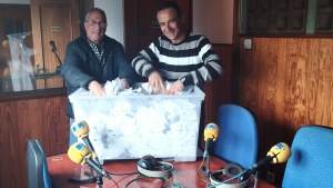 José y Salva, durante el sorteo en la radio.