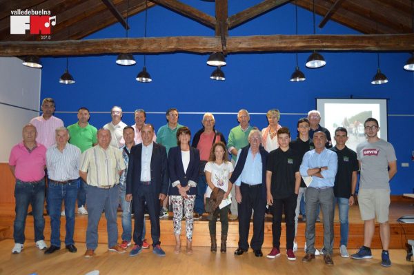 Foto de familia de algunos protagonistas.