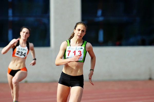 Lara Gómez en acción