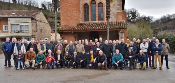 El pequeño pueblo de Molledo congregó a cerca de un centenar de sus hijos, algunos llegados desde distintos lugares de la geografía nacional