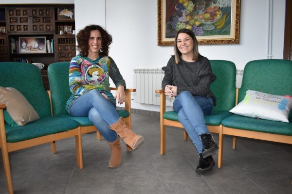 Gema Pérez (derecha) dará continuidad al proyecto de atención centrada en la persona puesto en marcha por su antecesora, Beatriz González Varela