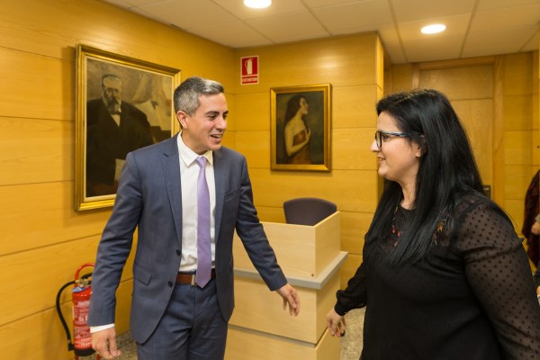 El vicepresidente, Pablo Zuloaga, ha recibido a la alcaldesa de dicha localidad, Lorena Pérez quien le ha planteado distintos proyectos