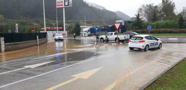 Cortada la N611 en  Barros