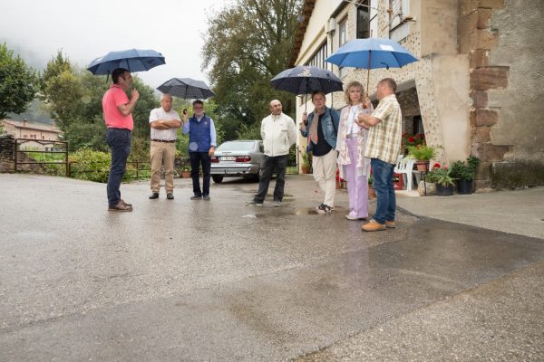 Visita de Díaz Tezanos a Bárcena