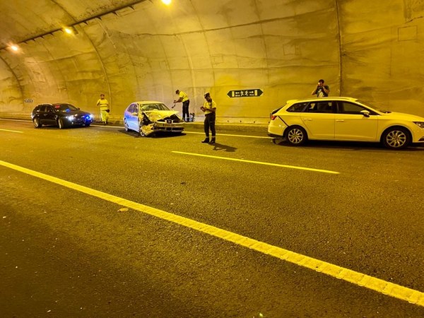 Se ha procedido a la activación del protocolo operativo de emergencias en túnel para atender a los heridos leves