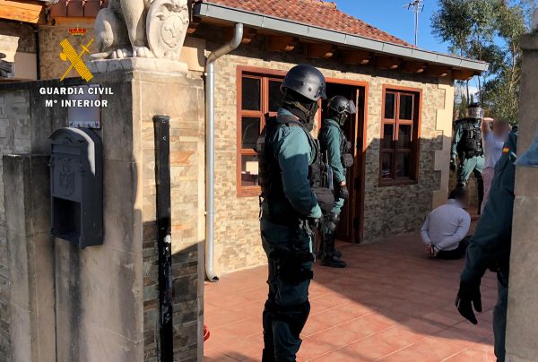 La Guardia Civil realiza 69 detenciones desarticulando un grupo criminal dedicado al tráfico de drogas y las peleas de gallos