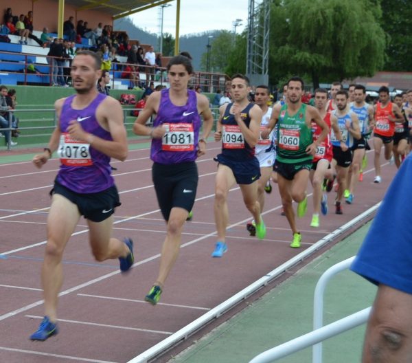 Alaiz, segundo por la izquierda