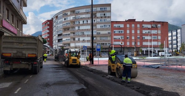 Asfaltado en la Avenida Cantabria