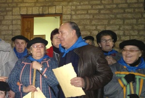 José López recibe el diploma de Marcero Mayor 2013.