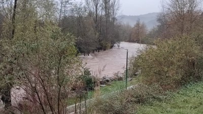 La crecida de los ríos preocupa en la comarca