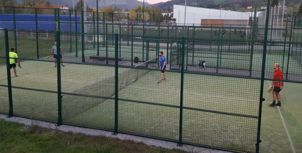 Arrancan las obras de restitución de las pistas de padel y en breve las de las piscinas de verano