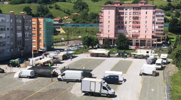 La Policía Local destacó el buen comportamiento tanto de comerciantes ambulantes como de las personas que se acercaron a la nueva ubicación