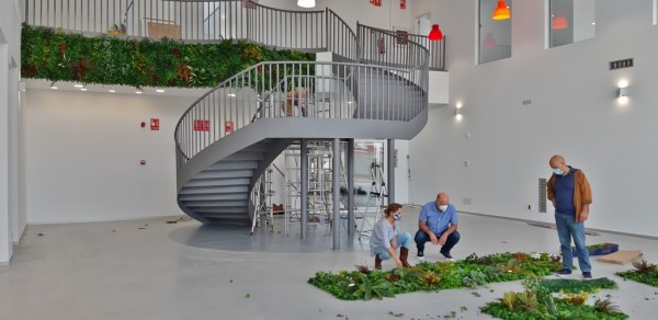 Esther Mentiguchía repasa todo lo hecho hasta ahora en la adecuación de los dos edificios, especialmente en la futura biblioteca