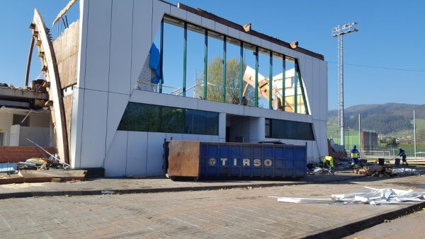 La nueva estructura está a la espera de madera laminada específica que se fabrica en centro Europa