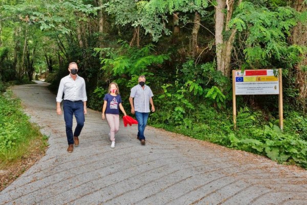 Visita de Blanco a Molledo, junto a la alcaldesa y concejal de Obras