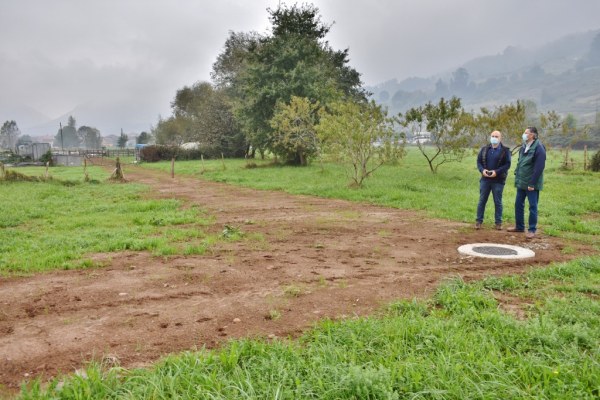 Argumosa y Arranz comprobando las obras de saneamiento