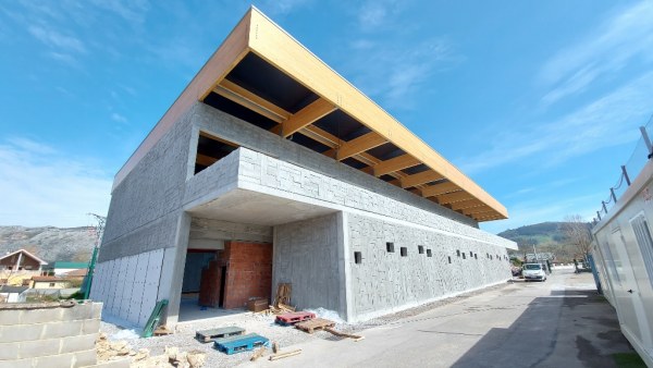 La bolera cubierta de Los Corrales llevará el nombre de 'Cundi' Ceballos