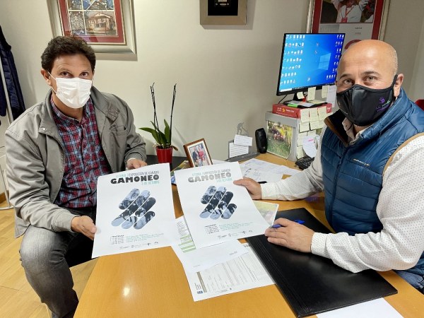 Agustín Molleda, alcalde de Cartes, y Álvaro Castillo, Concejal de Medio Ambiente, Ganadería y Medio Rural