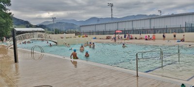 Una empresa gallega gestionará las piscinas de verano de Los Corrales