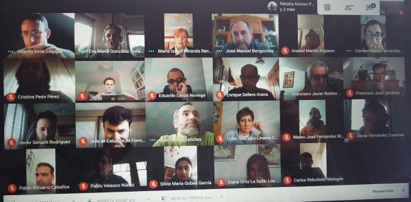 Profesores del centro en una vídeo-conferencia.