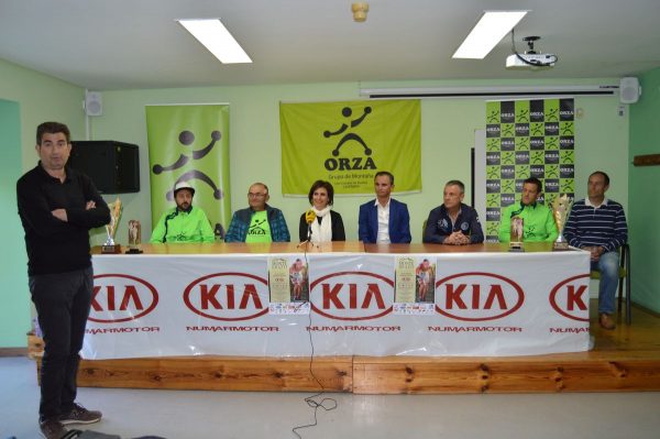  De izq a dcha; Ruisánchez, Mantecón, González, Conde, Saiz, Ruiz y Moreno, en la presentación de la prueba