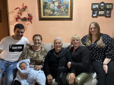 La familia de las cinco generaciones