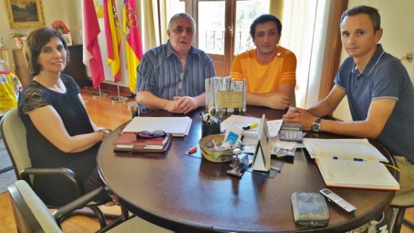Recepción en el Ayuntamiento a la directiva del colectivo que organiza el Torneo Nacional de Balonmano