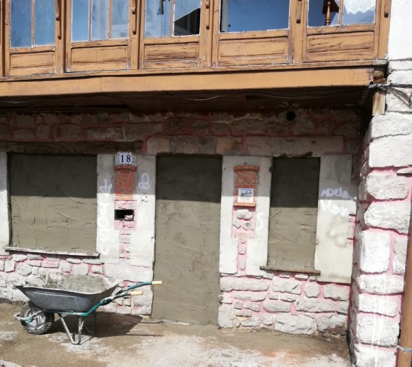 El Ayuntamiento ha decidido tapiar de momento los accesos a esa vivienda para evitar que se repitan los intentos de vivir en ella