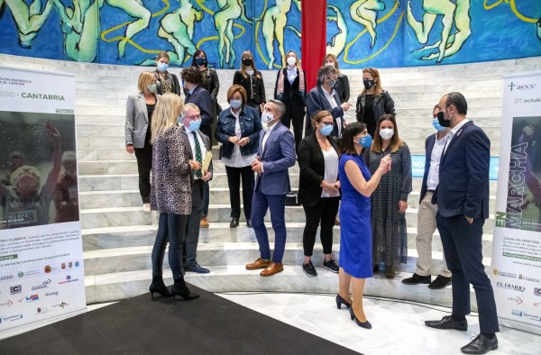 Presentación de la carrera de la AECC