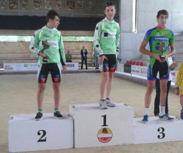 Pérez, Velasco y Alonso en el cajón de La Cavada.