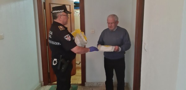 Reparto de mascarillas