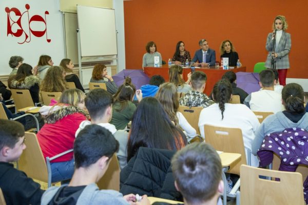 El vicepresidente ha presentado la campaña puesta en marcha con motivo del Día Internacional de Eliminación de la Violencia Contra la Mujer, que se celebra el próximo 25